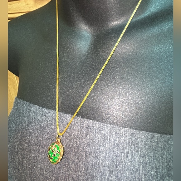 Vintage Fleur de Lis Green Enamel Gold Egg Pendant Charm for Necklace Bracelet - Picture 10 of 10